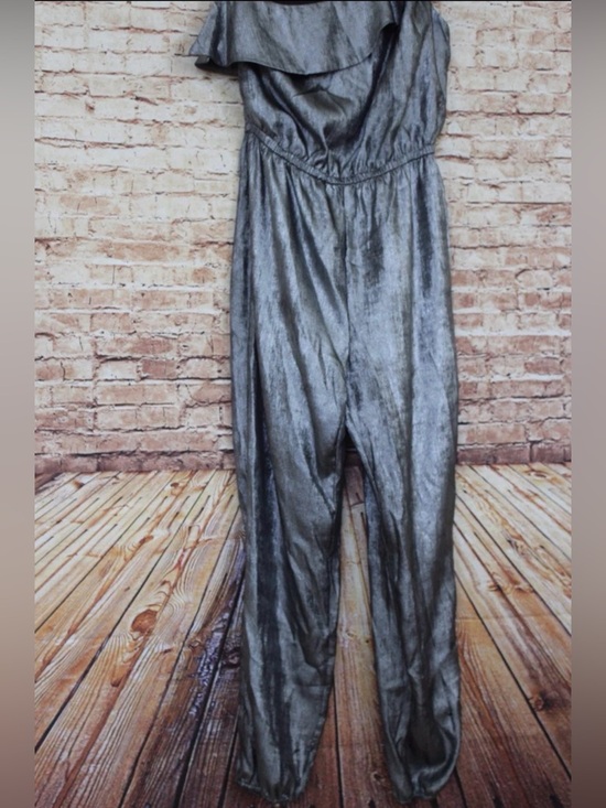 New York & Company Gabrielle Union Collection Elegant Silver Jumpsuit - Picture 9 of 12